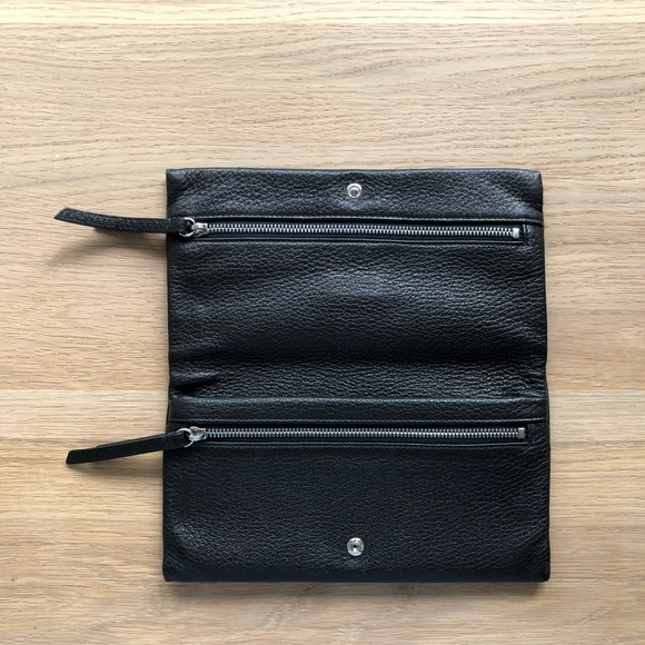 Prada black leather wallet authentic - Picture 4 of 9